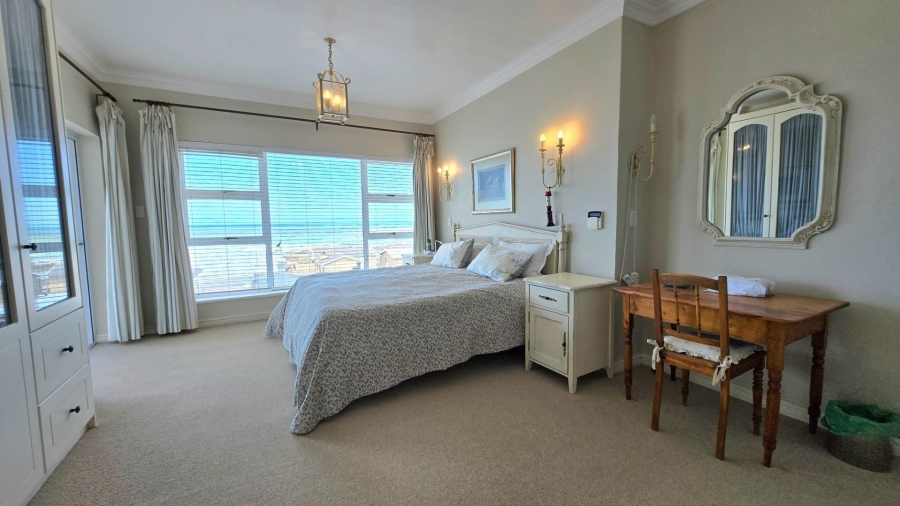 6 Bedroom Property for Sale in Franskraal Western Cape
